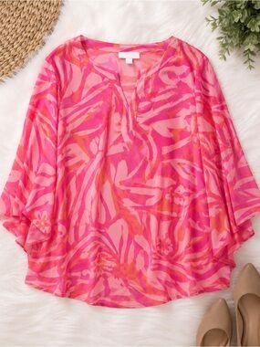 🧡💗Belle by Kim Gravel Pink Abstract Flutter Sleeve Blouse Poncho Size Medium🧡💗